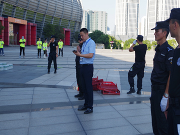 2017“龍城杯”國際足球邀請賽領導做賽前指示（shì）