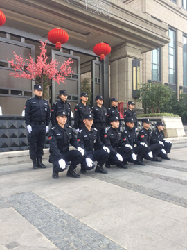 為鳳凰傳奇安保